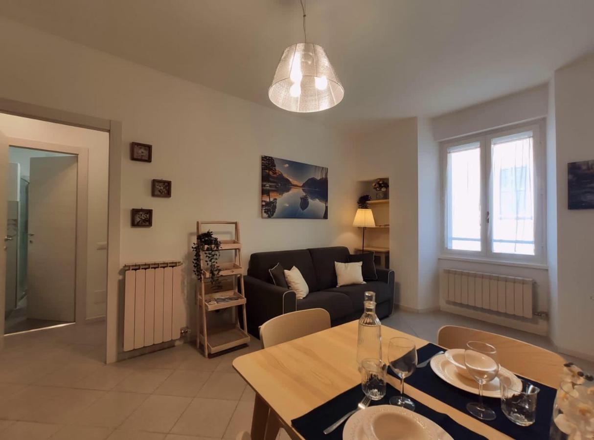 La Casina Al Lago Mandello del Lario Exteriör bild